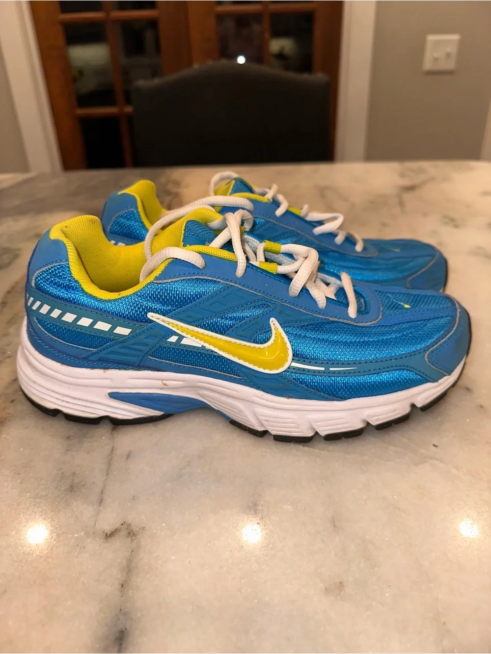 Nike Running Size 8 Women Blue and Yellow Athletic Sneakers